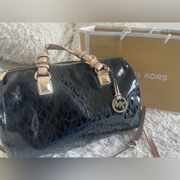 MICHAEL Michael Kors Bags Vintage Michael Kors Black And Tan Bag